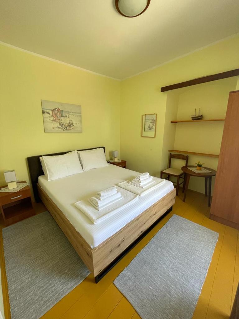 Mediterranean Holiday House & Apartments Kotor Ruang foto