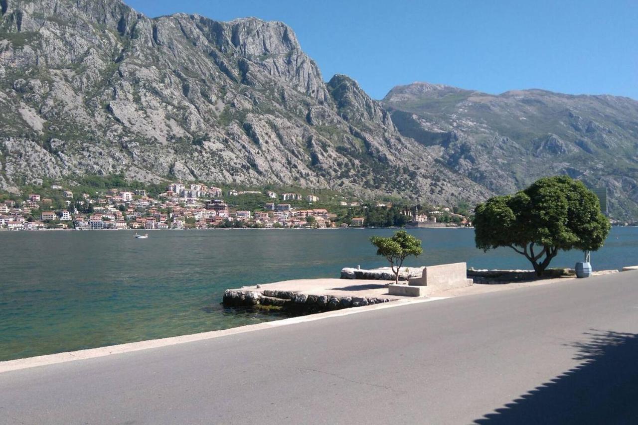 Mediterranean Holiday House & Apartments Kotor Bagian luar foto