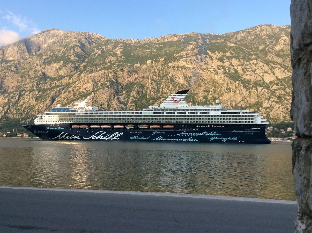 Mediterranean Holiday House & Apartments Kotor Bagian luar foto