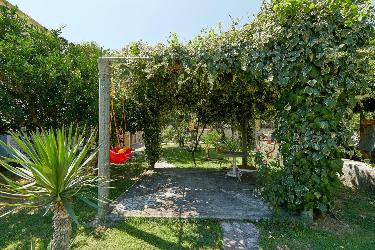 Mediterranean Holiday House & Apartments Kotor Bagian luar foto