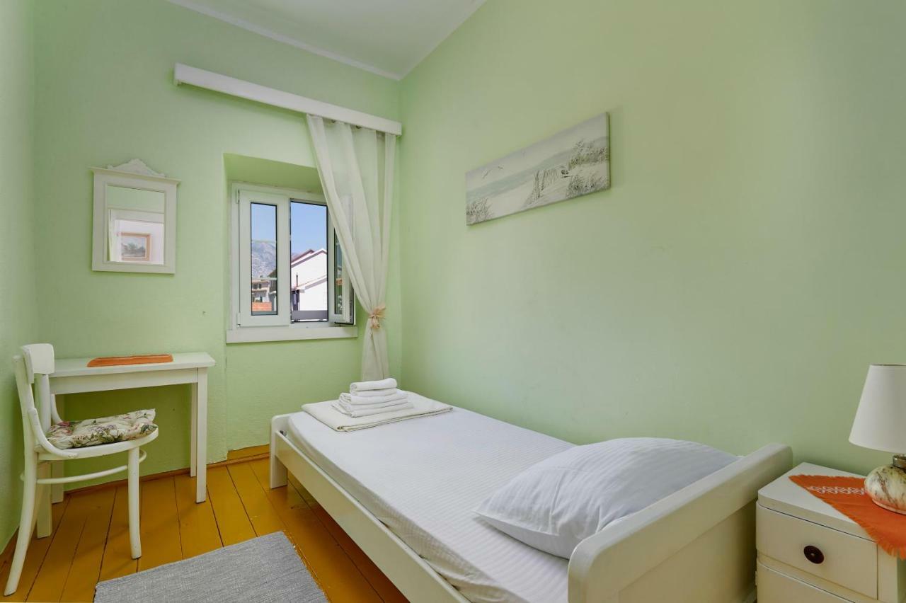 Mediterranean Holiday House & Apartments Kotor Bagian luar foto
