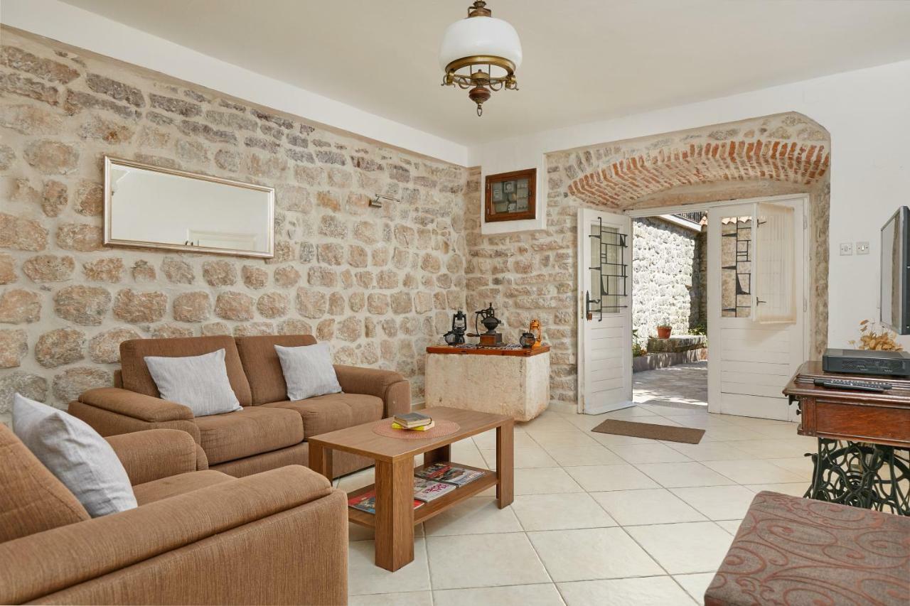 Mediterranean Holiday House & Apartments Kotor Bagian luar foto