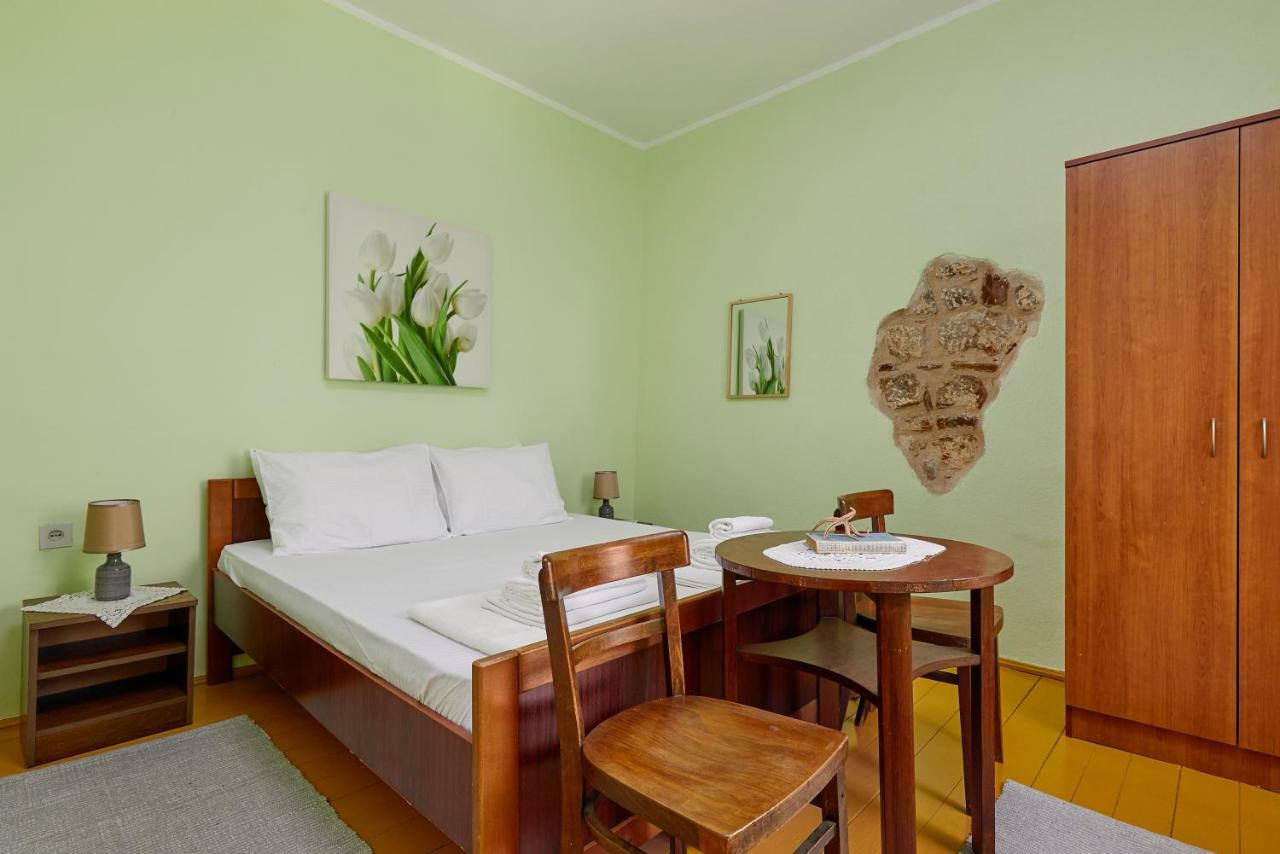 Mediterranean Holiday House & Apartments Kotor Bagian luar foto