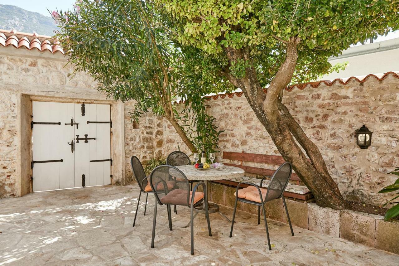 Mediterranean Holiday House & Apartments Kotor Bagian luar foto