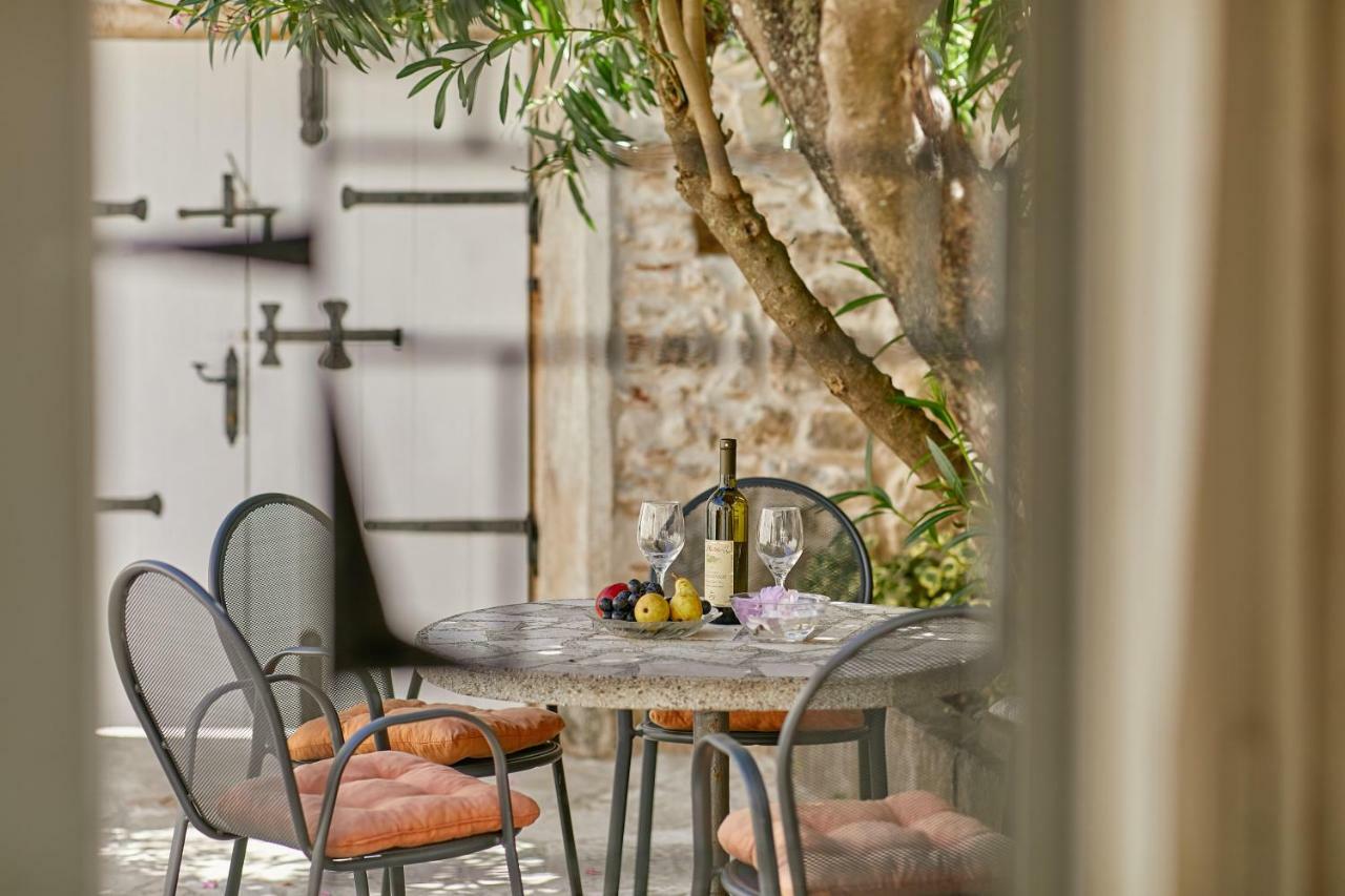 Mediterranean Holiday House & Apartments Kotor Bagian luar foto