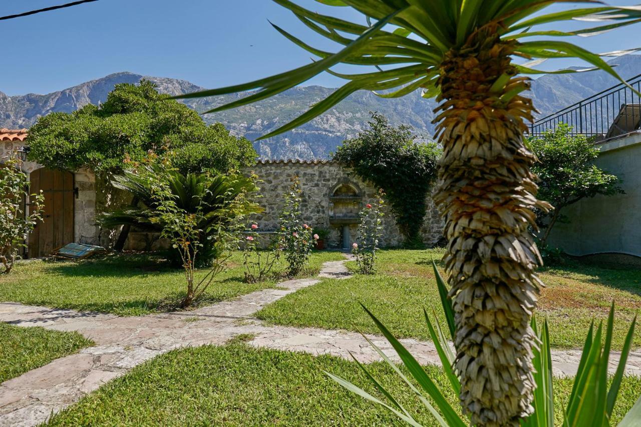 Mediterranean Holiday House & Apartments Kotor Bagian luar foto