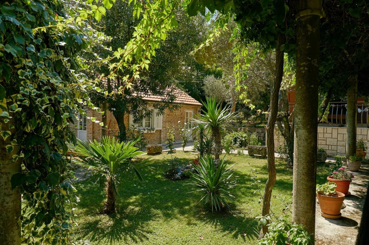 Mediterranean Holiday House & Apartments Kotor Bagian luar foto