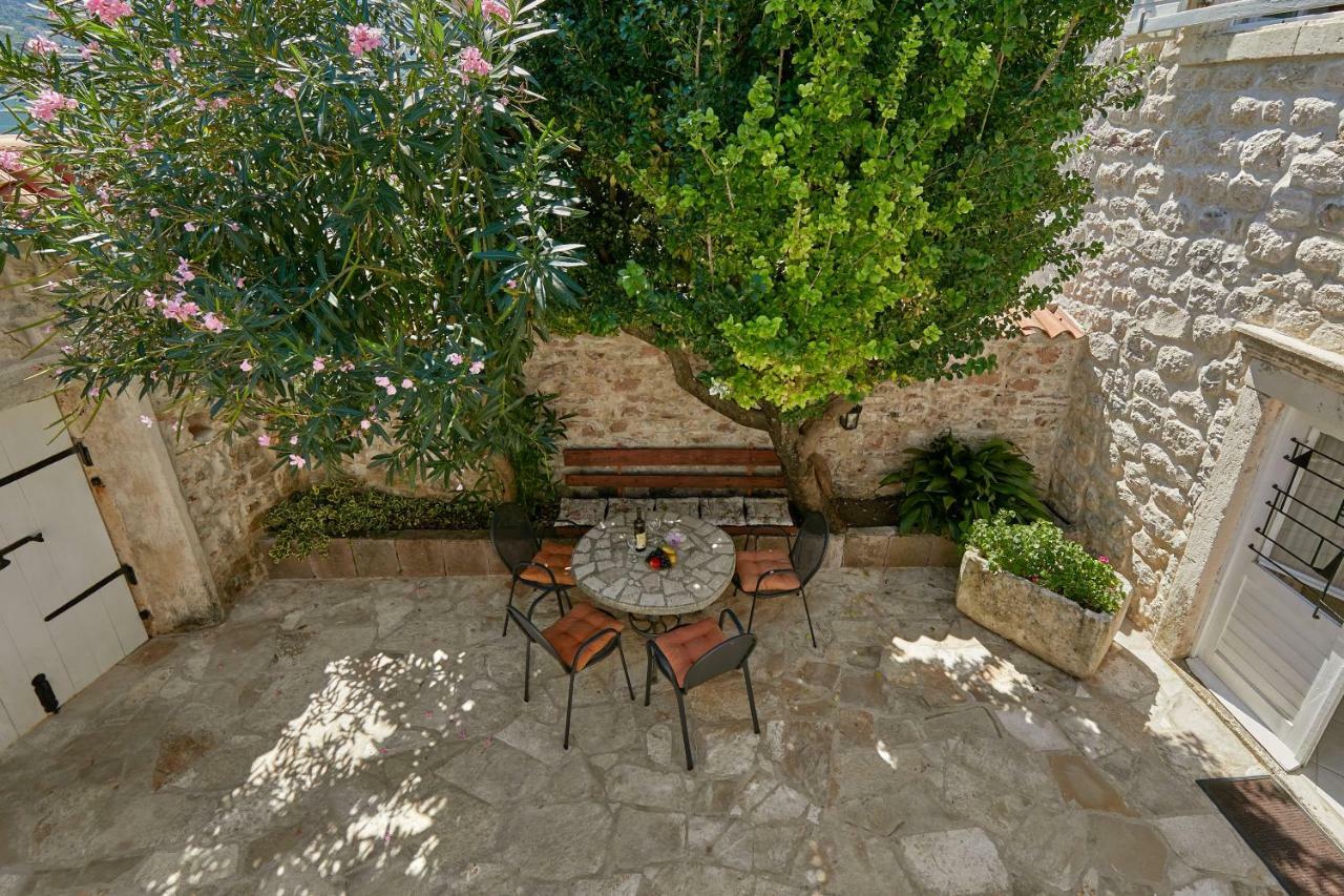 Mediterranean Holiday House & Apartments Kotor Bagian luar foto